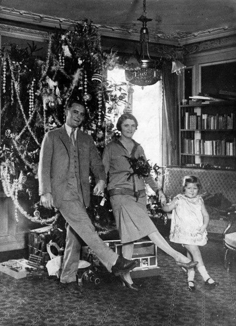 F. Scott, Zelda, and Scottie Fitzgerald in Paris, 1925. (Merry Photos of Pop Culture Icons and Their Christmas Trees)
