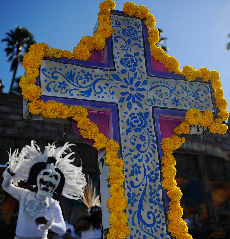 Dia de los Muertos: Day of the Dead