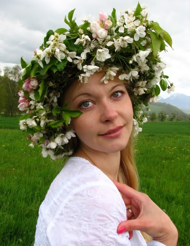The May Day Queen-image via Pagan Space
